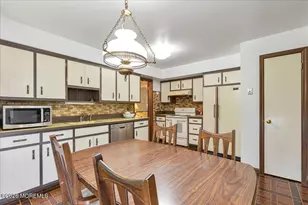 7 Windsor Terrace, Holmdel, NJ 07733 - Photo 19