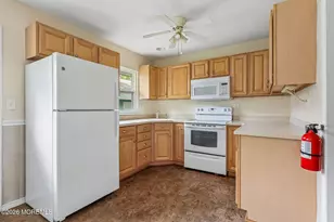 52 Cambridge Ct, Lakewood, NJ 08701 - Photo 9