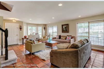 226 Teasdale Place, Morganville, NJ 07751 - Photo 5