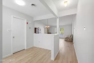 39 Datchet Close, Freehold, NJ 07728 - Photo 9