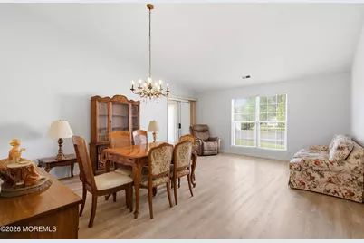 39 Datchet Close, Freehold, NJ 07728 - Photo 13