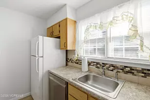 39 Datchet Close, Freehold, NJ 07728 - Photo 19