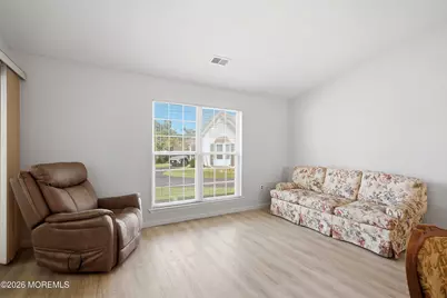 39 Datchet Close, Freehold, NJ 07728 - Photo 11
