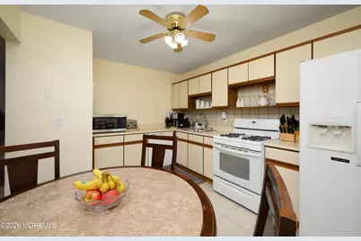 136 Woodmere Drive #406, Sayreville, NJ 08859 - Photo 3