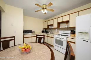 136 Woodmere Dr, Sayreville, NJ 08859 - Photo 3