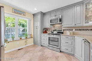 110 Sea spray Ln, Neptune Township, NJ 07753 - Photo 17