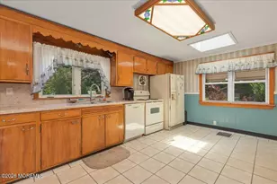 228 Red Hill Rd, Middletown, NJ 07748 - Photo 9