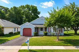 19 Deer Run Ln, Brick, NJ 08724 - Photo 1