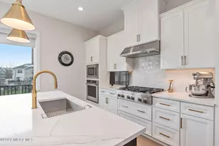 11 Valiant Ct, Middletown, NJ 07748 - Photo 19