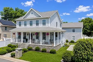 71 Compton St, Belford, NJ 07718 - Photo 1