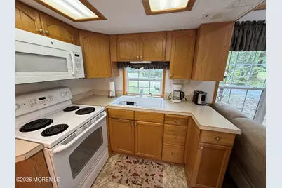 724 Monmouth Road #40, Cream Ridge, NJ 08514 - Photo 5