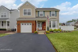 2 Devonshire Dr, Hazlet Township, NJ 07730 - Photo 3