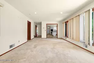 6 Sugar Ln, Holmdel, NJ 07733 - Photo 27