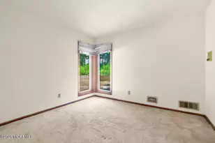 6 Sugar Ln, Holmdel, NJ 07733 - Photo 29