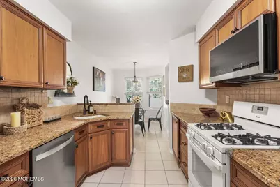 288 Century Way, Manalapan Township, NJ 07726 - Photo 11