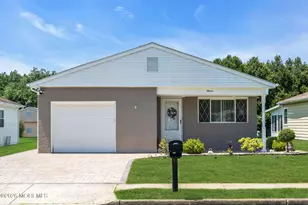 11 Burgess Ct, Toms River Township, NJ 08757 - Photo 1