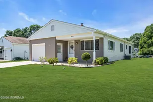 11 Burgess Ct, Toms River Township, NJ 08757 - Photo 5