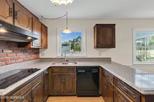 135 Coachman Dr N, Freehold, NJ 07728 - Photo 23