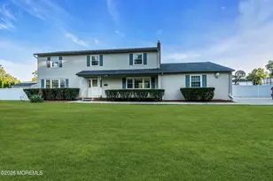 135 Coachman Dr N, Freehold, NJ 07728 - Photo 37
