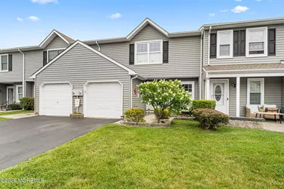 20 Harbor Circle, Freehold, NJ 07728 - Photo 3