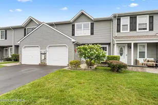 20 Harbor Cir, Freehold, NJ 07728 - Photo 3