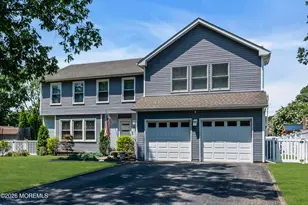 4 Laurel Crest Dr, Howell Township, NJ 07731 - Photo 3
