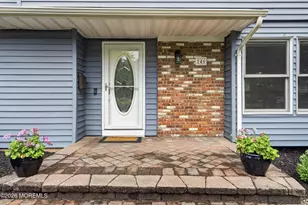 146 Juniper Dr, Freehold, NJ 07728 - Photo 7