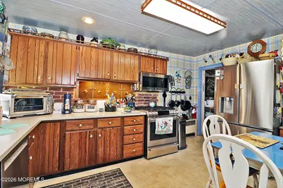 105 E Bay Avenue, Manahawkin, NJ 08050 - Photo 13