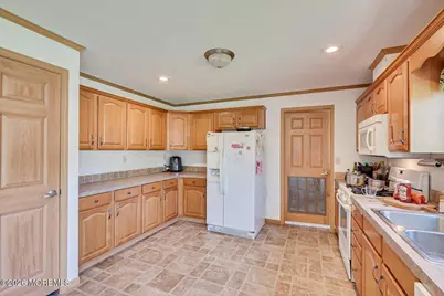 22 Easy Street, Freehold, NJ 07728 - Photo 11