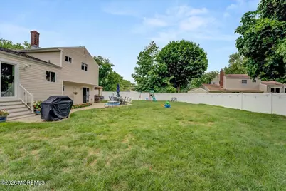 537 Roxbury Road, Belford, NJ 07718 - Photo 21