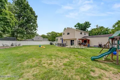 537 Roxbury Road, Belford, NJ 07718 - Photo 23