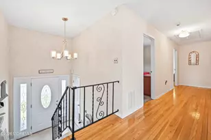 20 Jay Ct, Hazlet Township, NJ 07730 - Photo 9