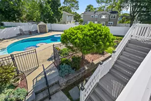20 Jay Ct, Hazlet Township, NJ 07730 - Photo 5