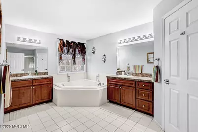 102 Whitlock Court, Manalapan Township, NJ 07726 - Photo 21