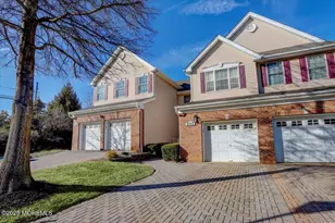 102 Whitlock Ct, Manalapan Township, NJ 07726 - Photo 3