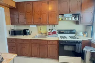 27 Barker Ave, Shrewsbury, NJ 07724 - Photo 3