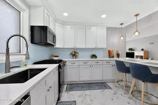 7 Gregg Ln, Bayonne, NJ 07002 - Photo 5