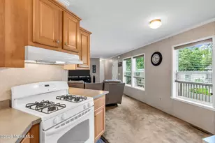 44 Marcia Memorial Cir, Jackson, NJ 08527 - Photo 13