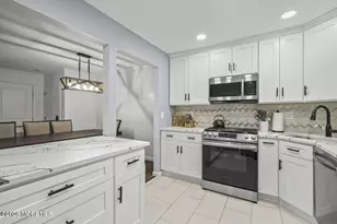701 Zlotkin Cir, Freehold, NJ 07728 - Photo 3