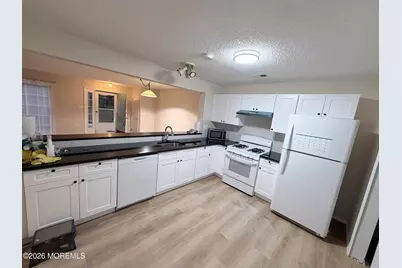 29 Madison Court, Tinton Falls, NJ 07712 - Photo 5