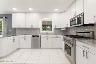 27 Tracy Drive, Manalapan Township, NJ 07726 - Photo 9