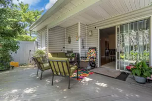 200 Franklin Pl, Morganville, NJ 07751 - Photo 23