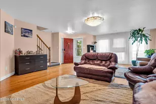 200 Franklin Pl, Morganville, NJ 07751 - Photo 5