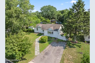 13 Chestnut Street, Farmingdale, NJ 07727 - Photo 5