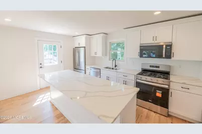 114 Center Street, Freehold, NJ 07728 - Photo 19