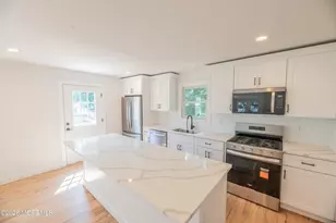114 Center St, Freehold, NJ 07728 - Photo 19