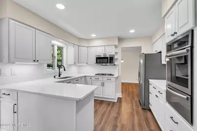 420 W Union Hill Road, Morganville, NJ 07751 - Photo 19