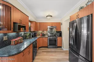 27 Highview Dr, Woodbridge Township, NJ 07095 - Photo 9
