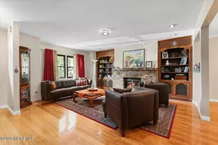 27 Highview Dr, Woodbridge Township, NJ 07095 - Photo 7