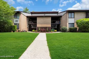 39 Meadow Green Cir, Manalapan Township, NJ 07726 - Photo 1